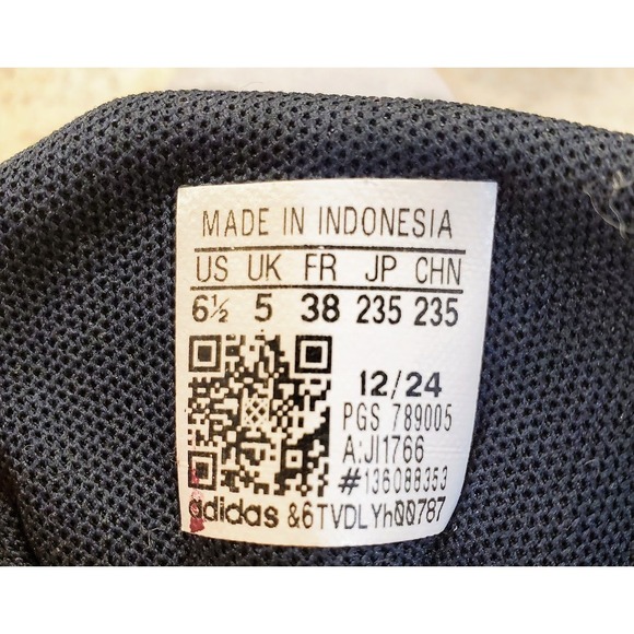 Adidas Classic Court Sneakers White Navy Gum Sole Women US 6.5 Casual - Picture 6 of 11